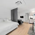 Vibestudio 304 - Central - Ac - Near Parking